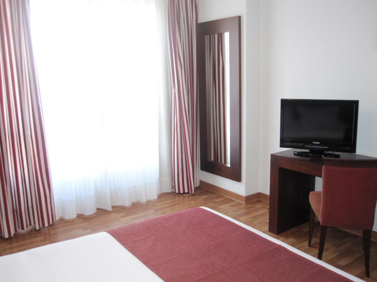 B&B Hotel Виго Номер фото