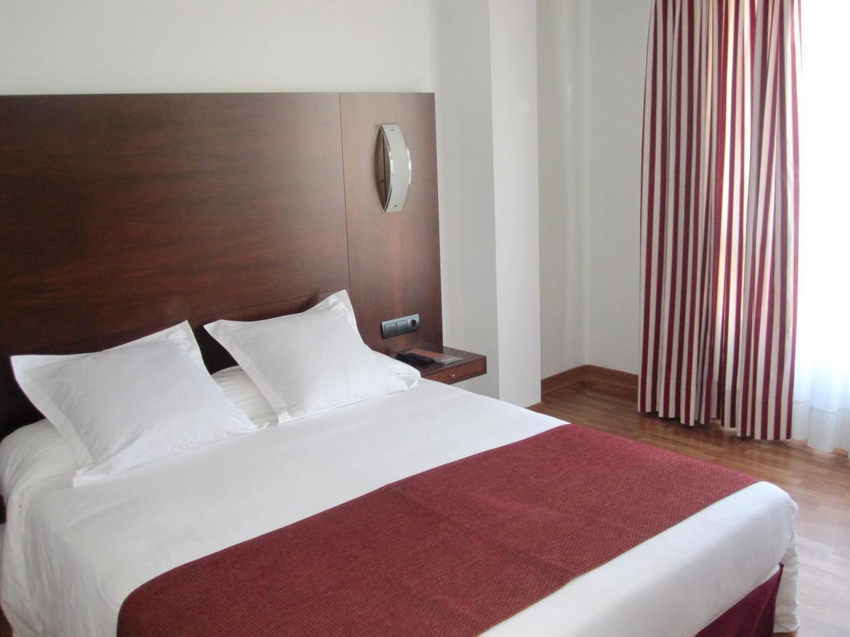 B&B Hotel Виго Номер фото